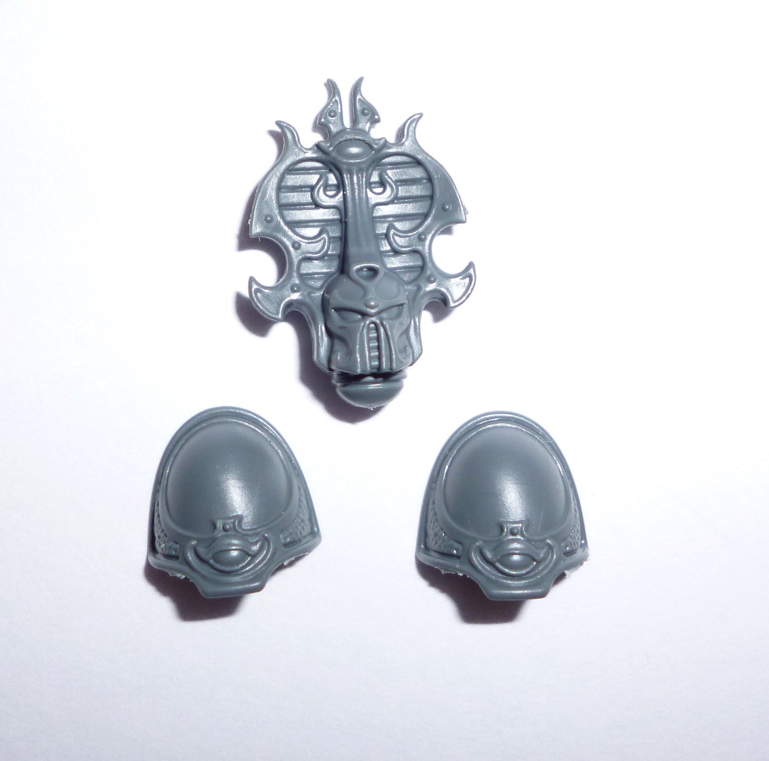 Thousand Sons Rubric Marines Sorceror Shoulder Pads - Warhammer - Authentic Sprue