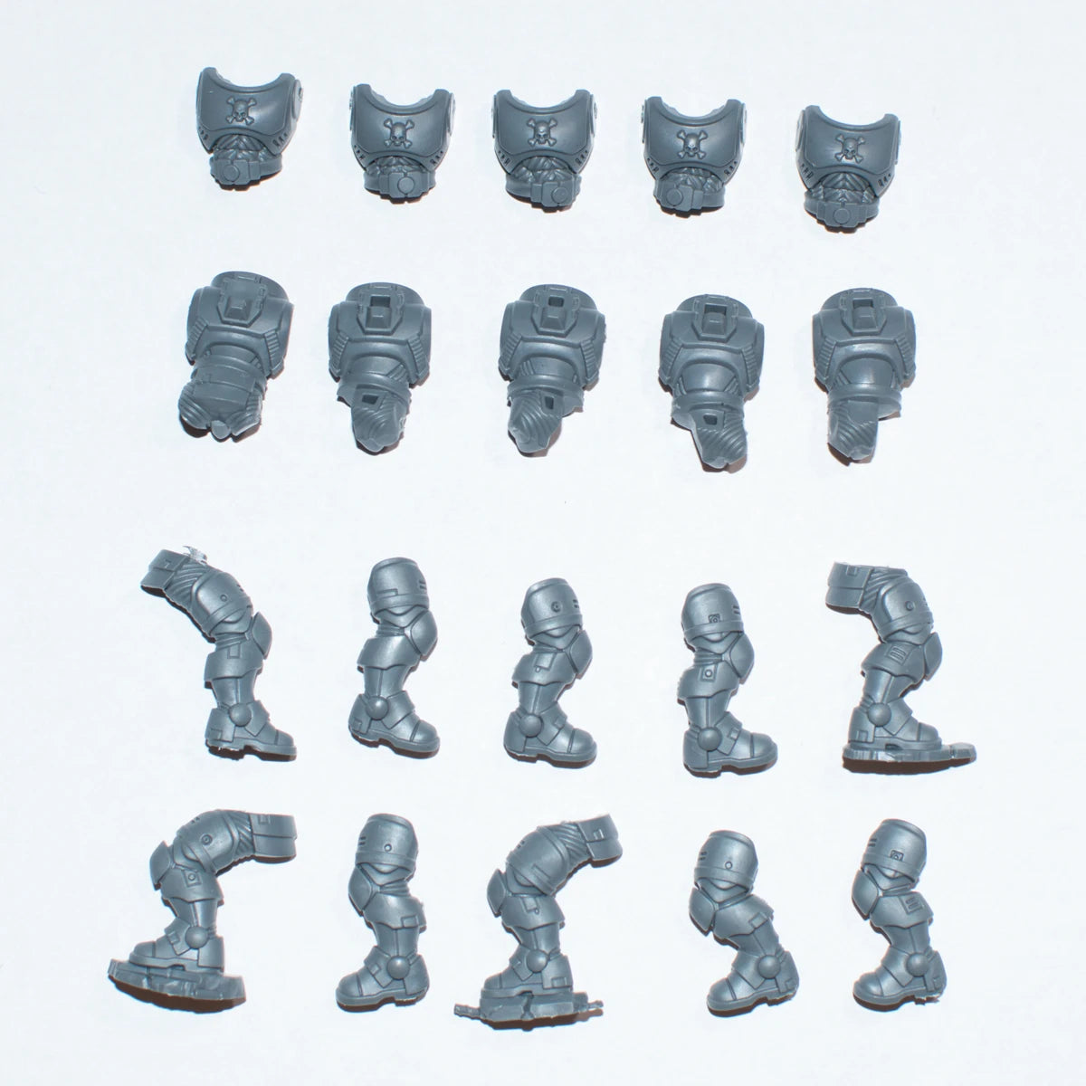 Warhammer 40K Space Marines Primaris Infiltrators Torso and Legs x 5 Bits Bitz