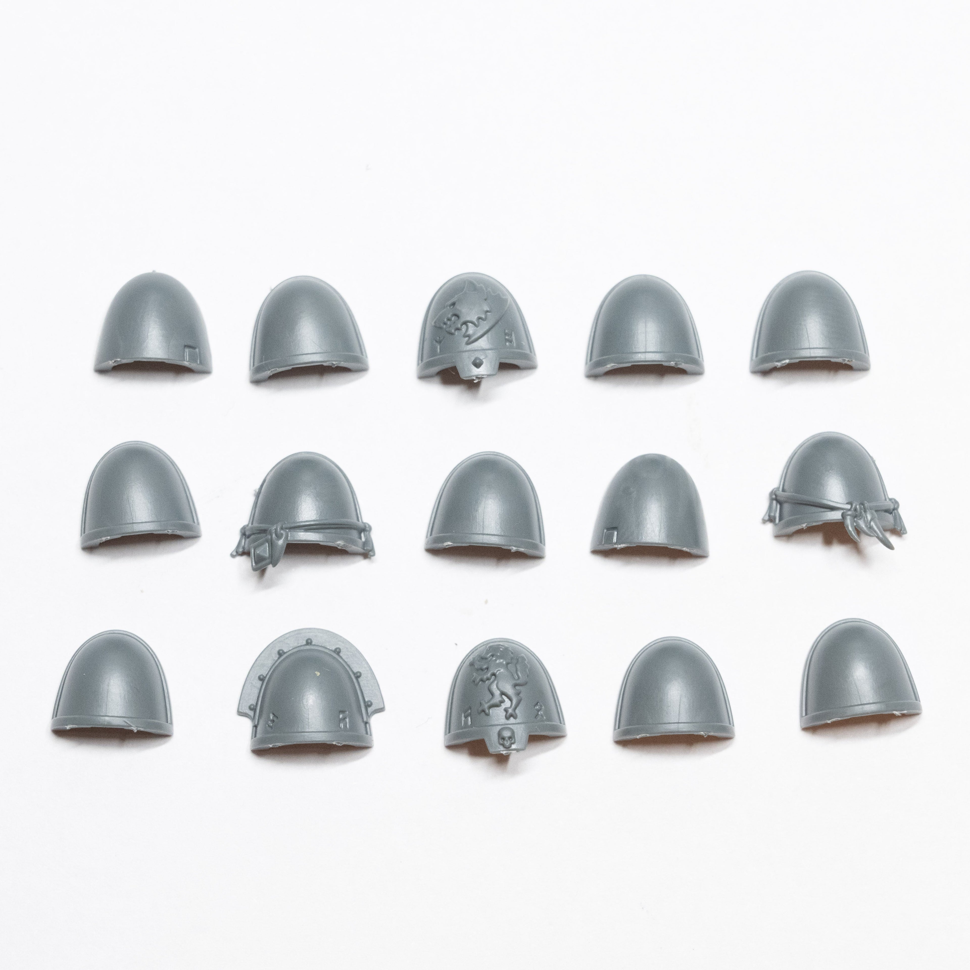 Space Wolves Blood Claws Shoulder Pads x 15 - Warhammer - Spare Part