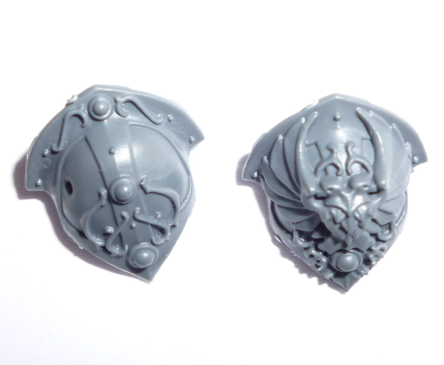 Adeptus Custodes Custodian Guard Shoulder Pads x 2 B - Warhammer - Spare Part