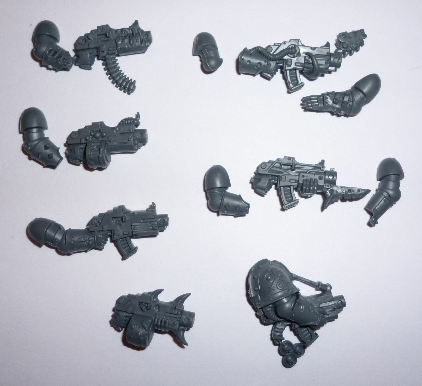 Death Guard Plague Marines Bolt Guns x 7 - Warhammer - Conversion Part