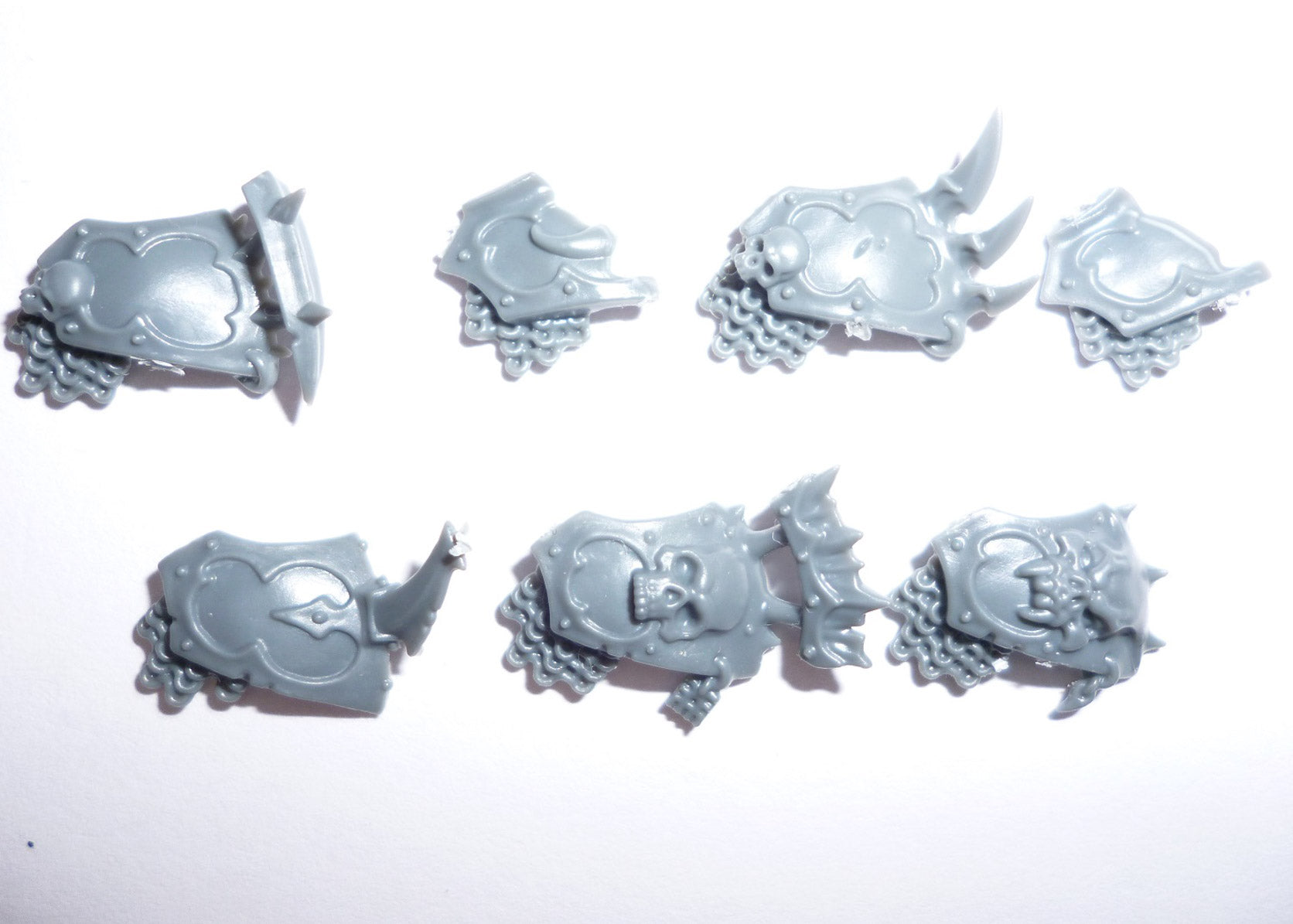 Blades of Khorne Blood Warriors Shoulder Pads x 7 B - Age of Sigmar - Kitbash Bit