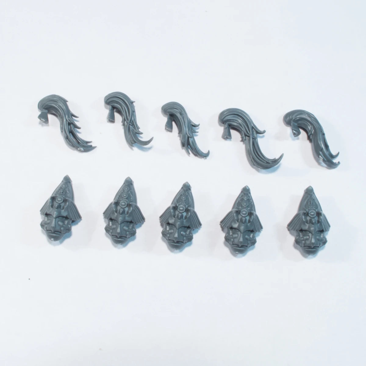 Warhammer 40K Adeptus Custodes Custodian Wardens Helmets and Plumes x 5 Bits