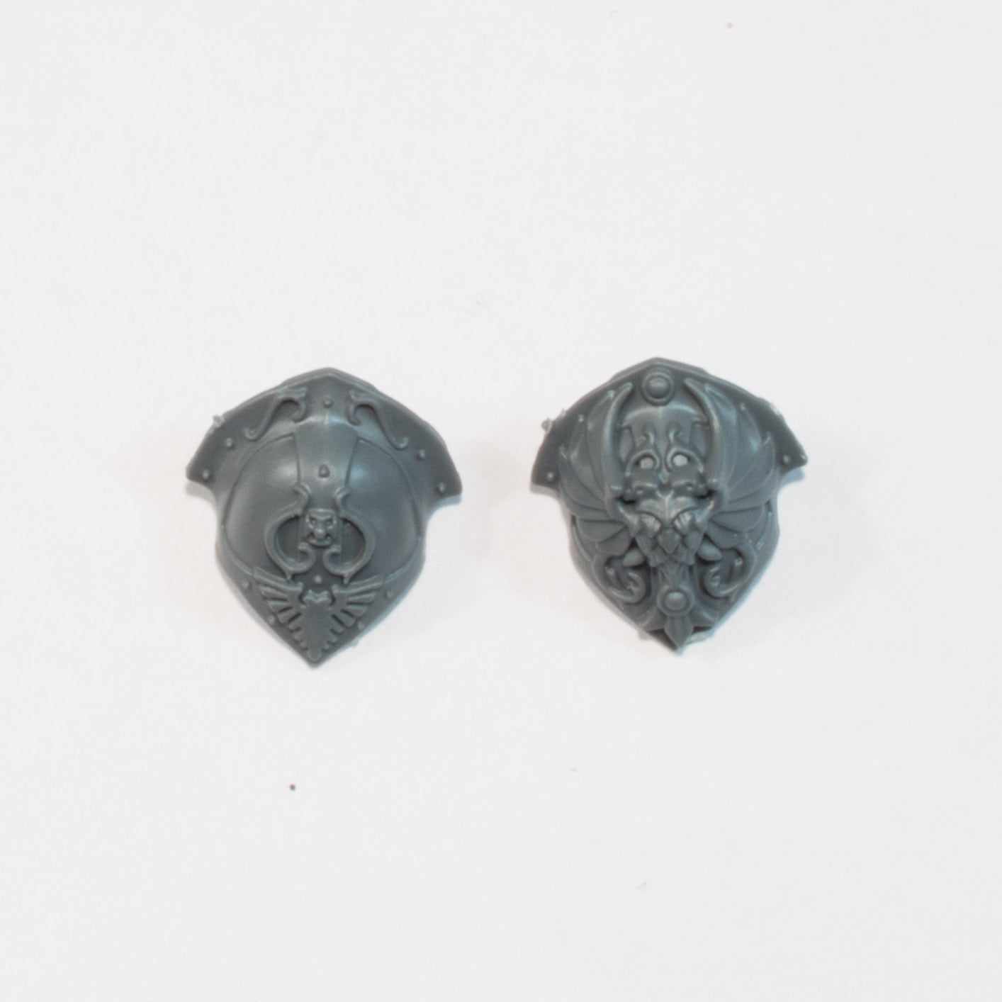 Adeptus Custodes Custodian Wardens Shoulder Pads x2 A - Warhammer - Spare Part