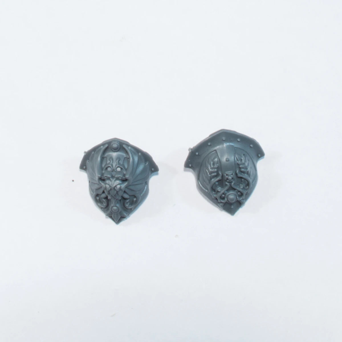 Warhammer 40K Adeptus Custodes Custodian Wardens Shoulder Pads x 2 B Bits Bitz