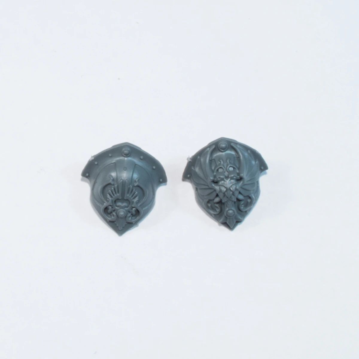 Warhammer 40K Adeptus Custodes Custodian Wardens Shoulder Pads x 2 C Bits Bitz