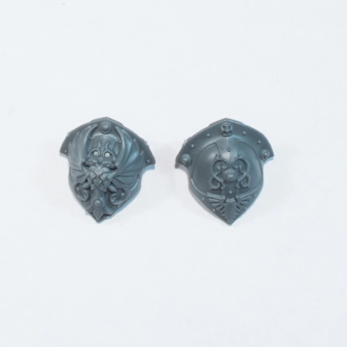 Warhammer 40K Adeptus Custodes Custodian Wardens Shoulder Pads x 2 E Bits Bitz