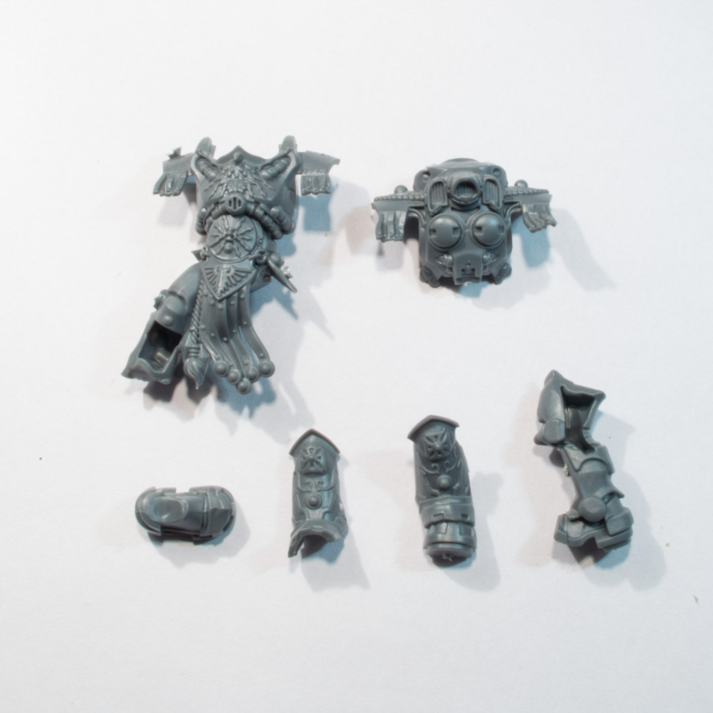 Adeptus Custodes Allarus Custodians Legs and Torso A - Warhammer - Authentic Sprue