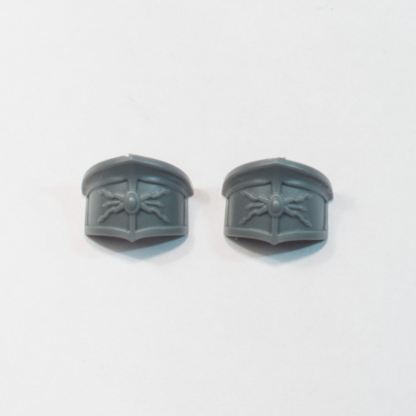 Adeptus Custodes Allarus Custodians Shoulder Pads x 2 A - Warhammer - Spare Part