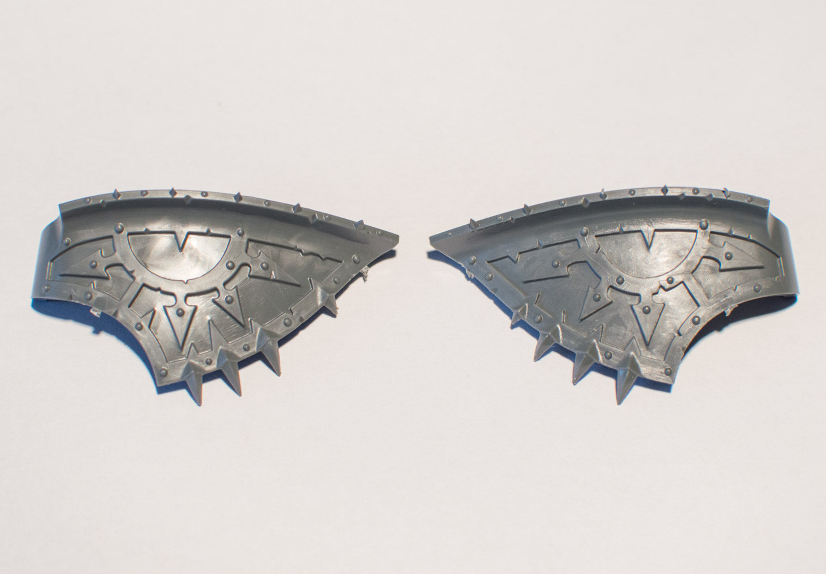 Chaos Space Marines Heldrake Pauldrons - Space Marines - Authentic Sprue