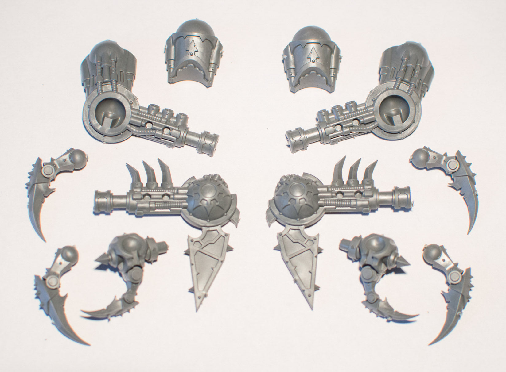 Chaos Space Marines Heldrake Left and Right Arms - Space Marines - Kitbash Bit