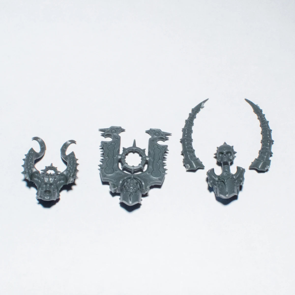 Warhammer Slaves to Darkness Chaos Varanguard Knights Heads x 3 Bits Bitz