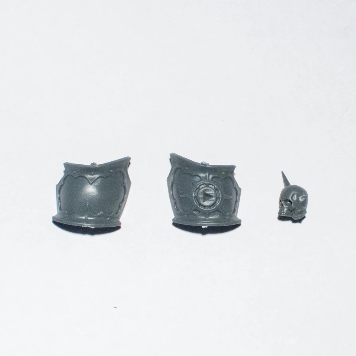Warhammer Slaves to Darkness Chaos Varanguard Knights Shoulder pads A Bits Bitz
