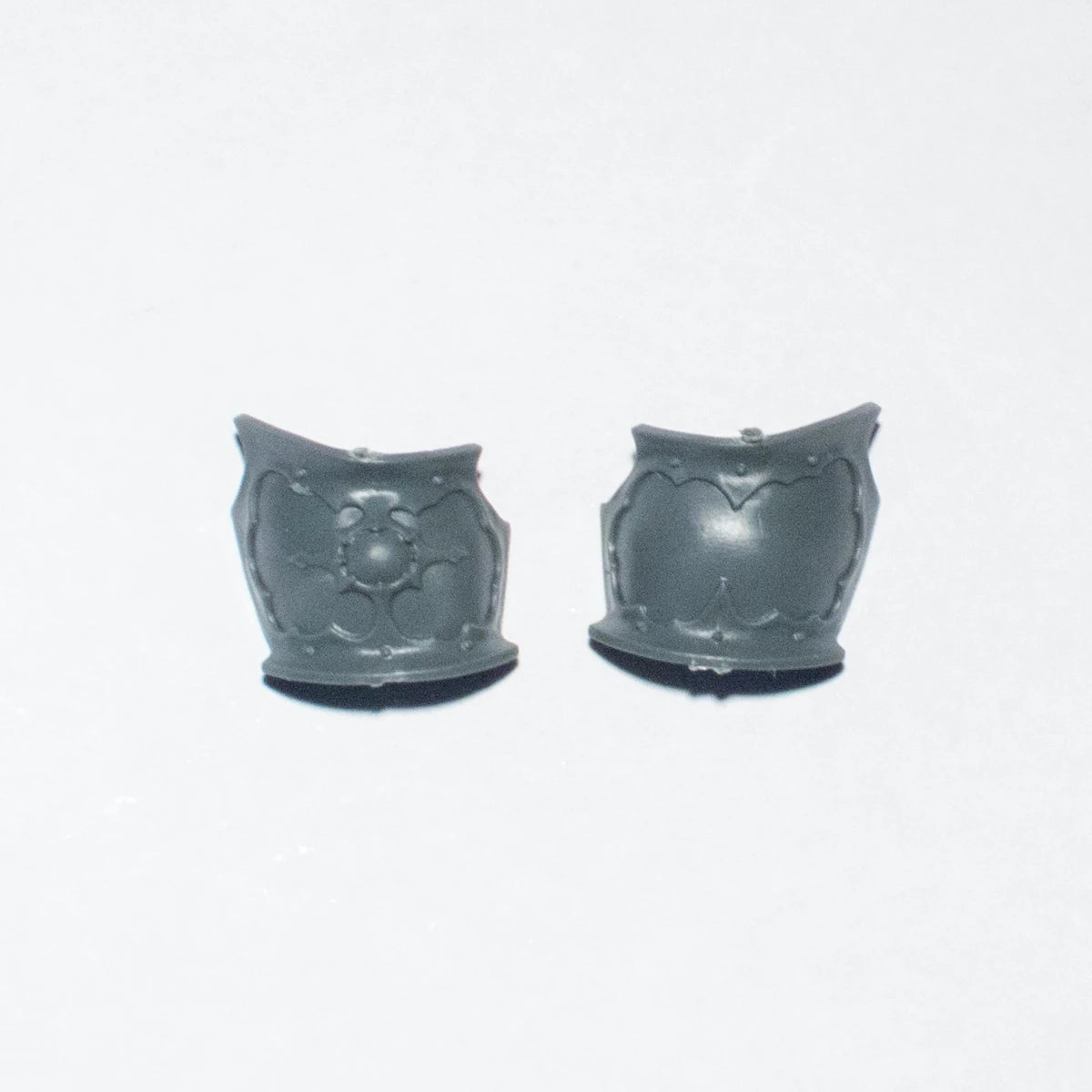 Warhammer Slaves to Darkness Chaos Varanguard Knights Shoulder pads C Bits Bitz