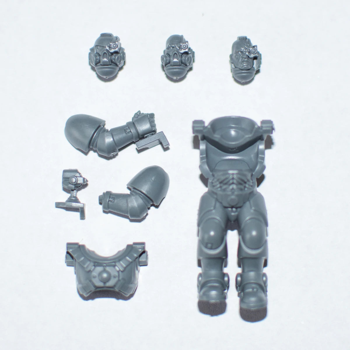 Warhammer 40K Space Marines Invictor Tactical Warsuit Pilot Bits Bitz