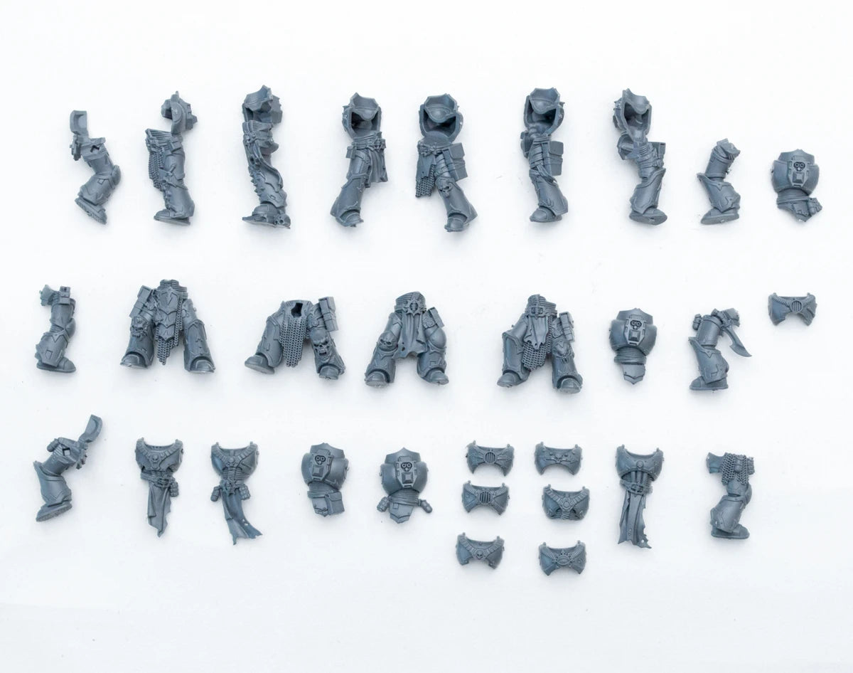 Warhammer 40K Chaos Space Marines Legionaries Legs and Torso x 10 Bits Bitz