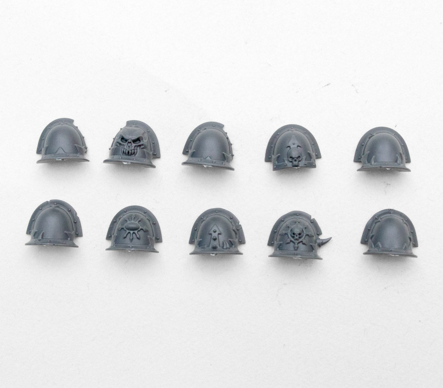 Chaos Space Marines Shoulder Pads x 10 A - Space Marines - Kitbash Bit