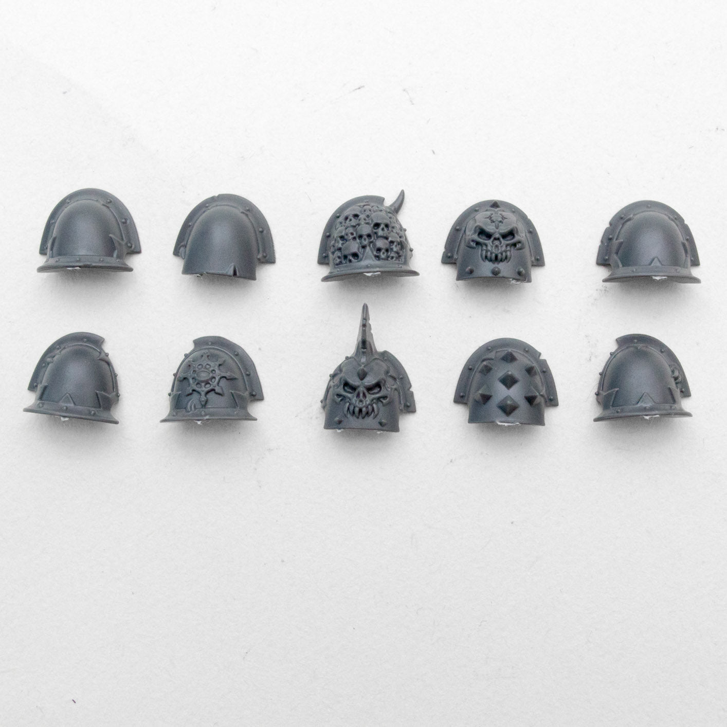 Chaos Space Marines Shoulder Pads x 10 B - Space Marines - Conversion Part