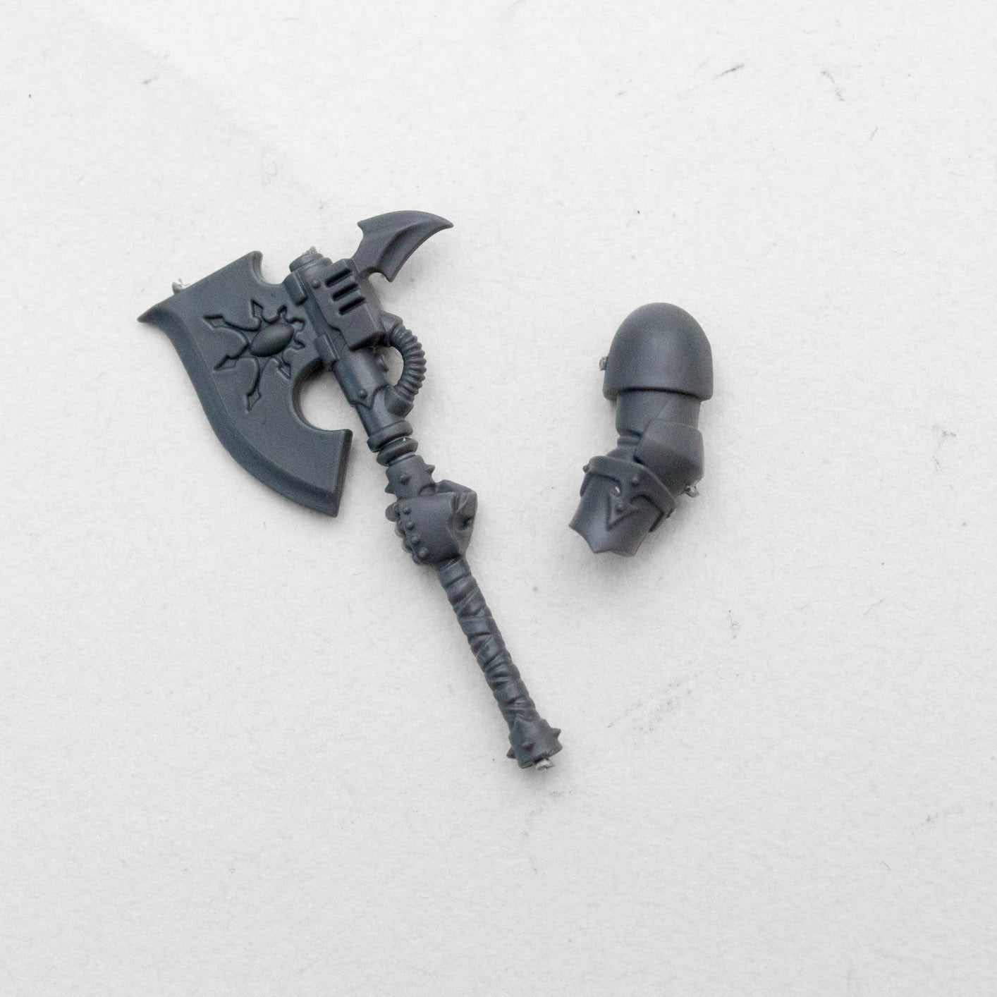 Chaos Space Marines Champion Power Axe - Space Marines - Authentic Sprue