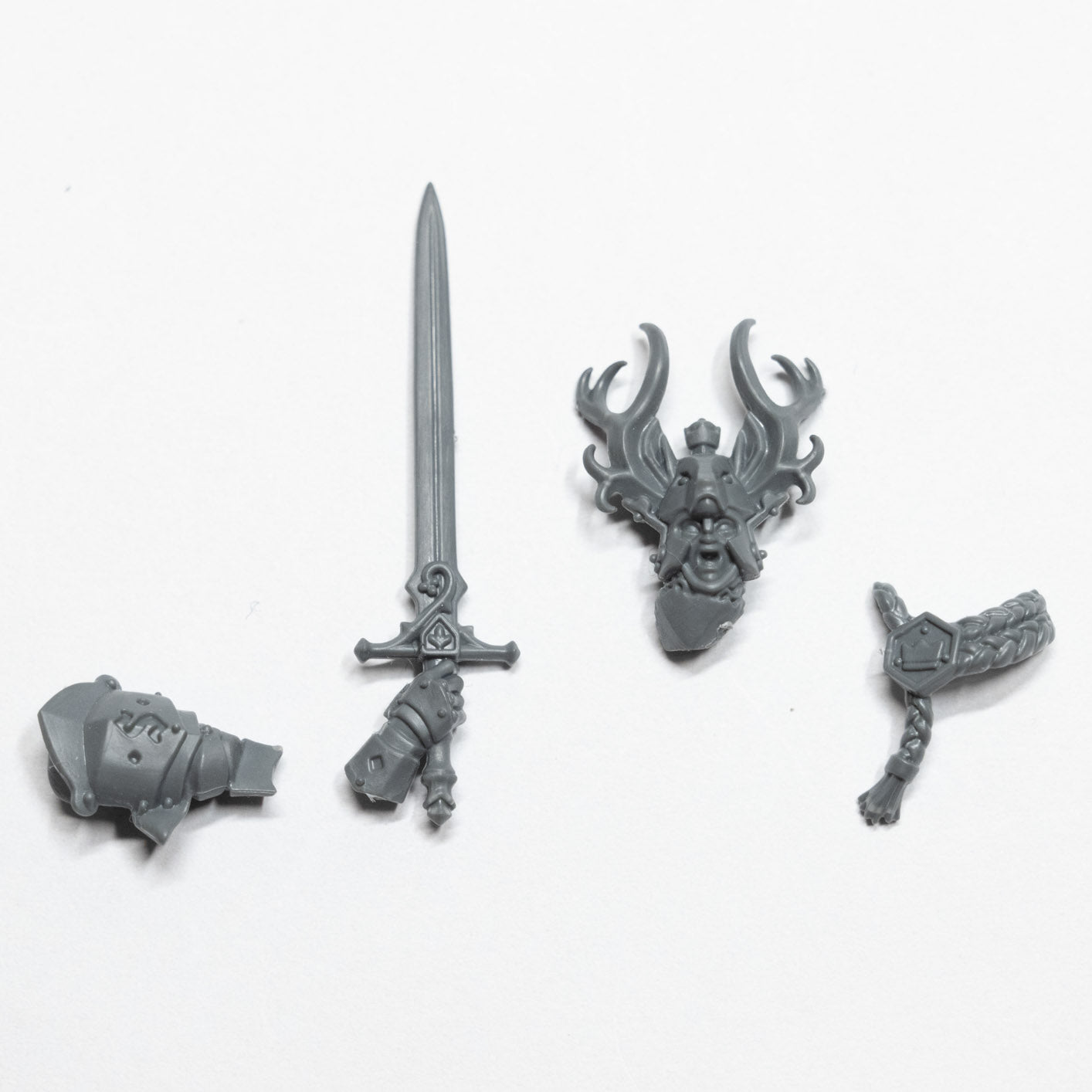 Cities of Sigmar Freeguild Cavaliers Champion Head & Sword - Age of Sigmar - Authentic Sprue