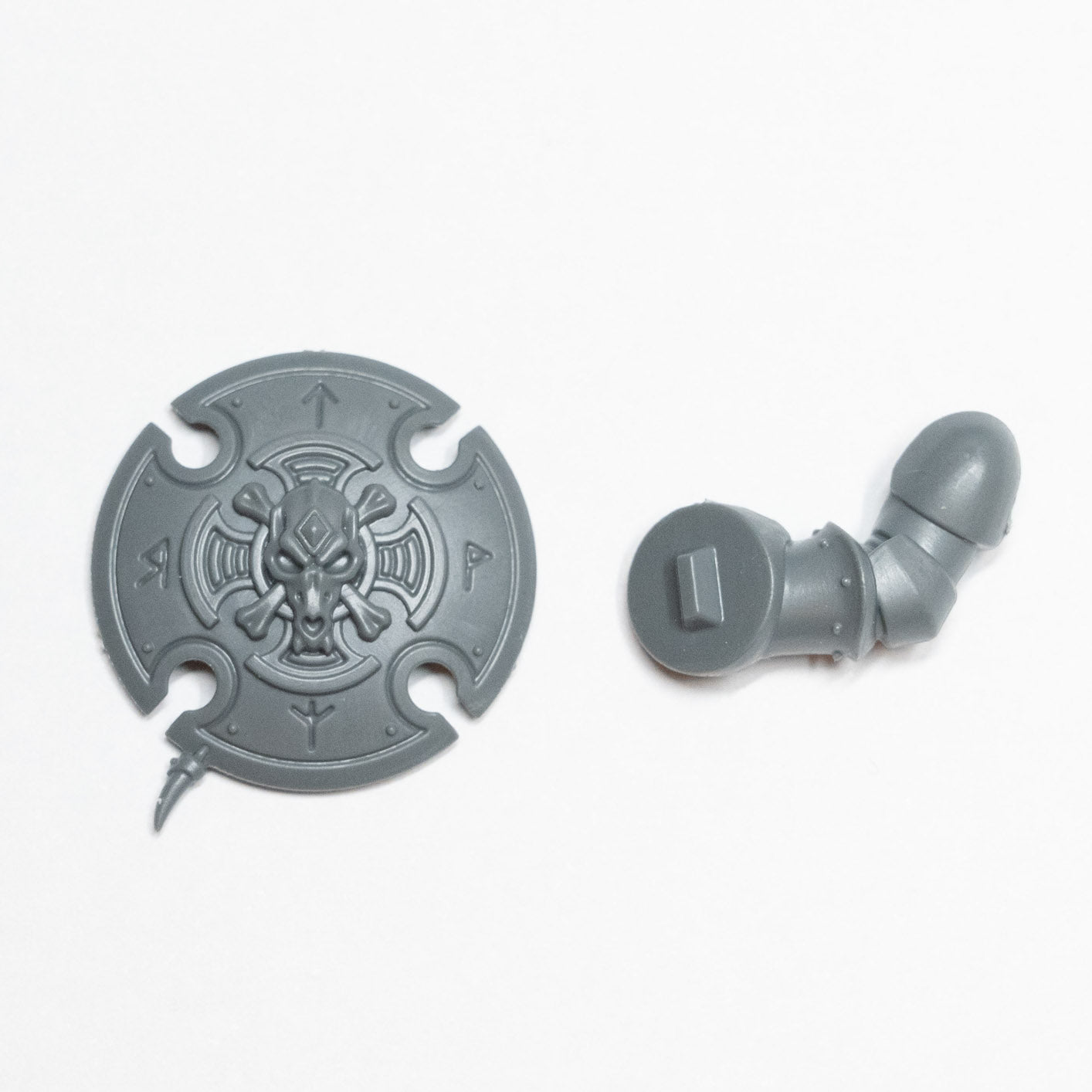 Space Wolves Wolf Guard Headtakers Storm Shield C - Warhammer - Kitbash Bit