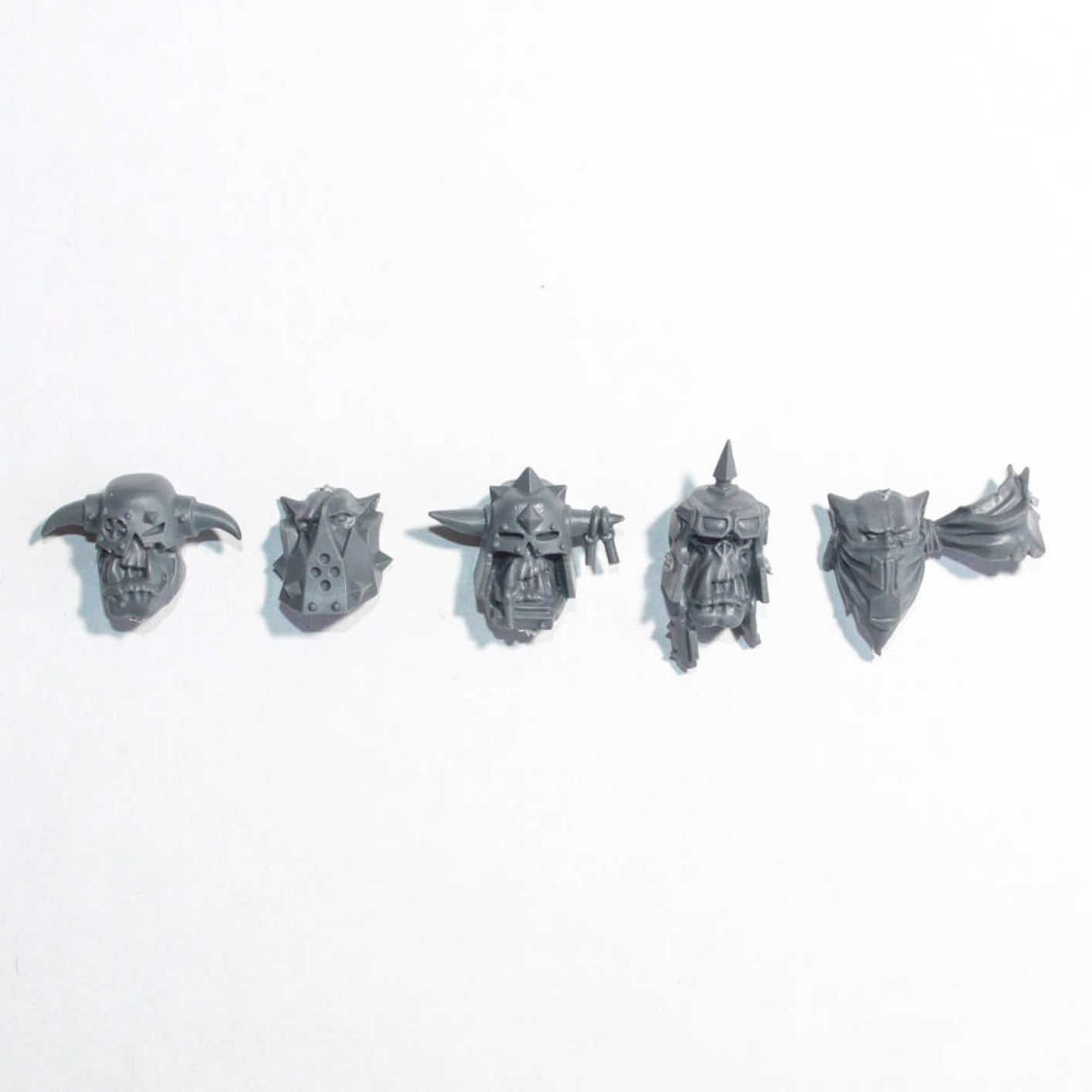 Orks Ork Stormboyz Heads x 5 A - Orks - Authentic Sprue