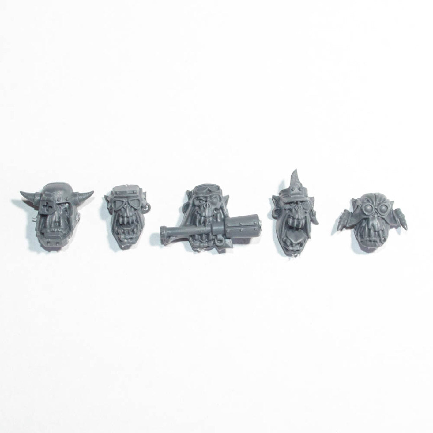 Orks Ork Stormboyz Heads x 5 B - Orks - Authentic Sprue