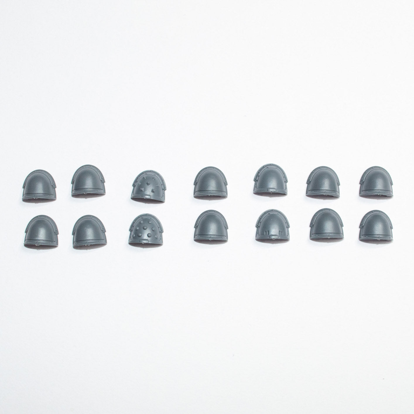 Horus Heresy Space Marines MKIII Command Squad Shoulder Pads x 14 - Warhammer - Authentic Sprue