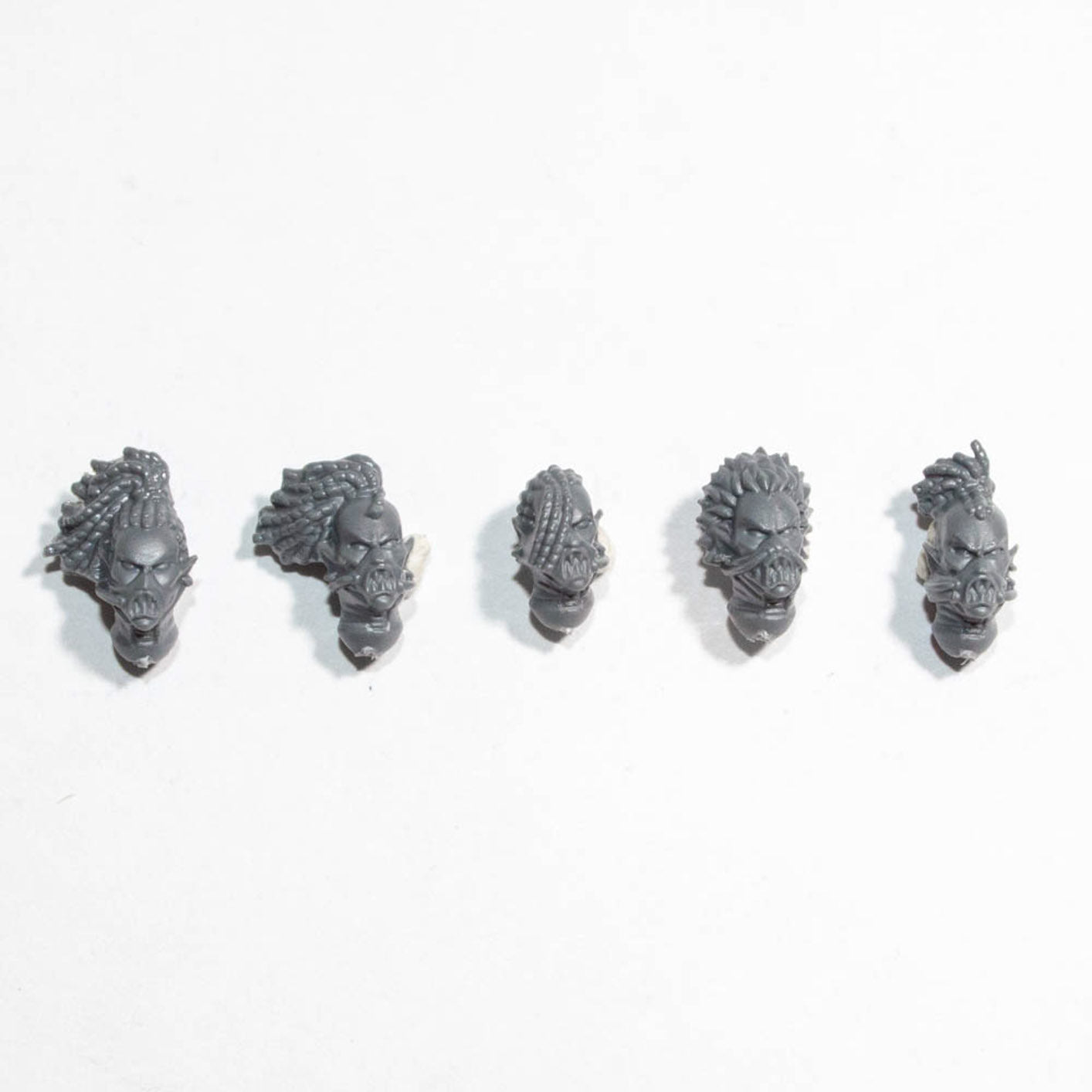 Drukhari Hellions Heads x 5 A - Warhammer - Authentic Sprue