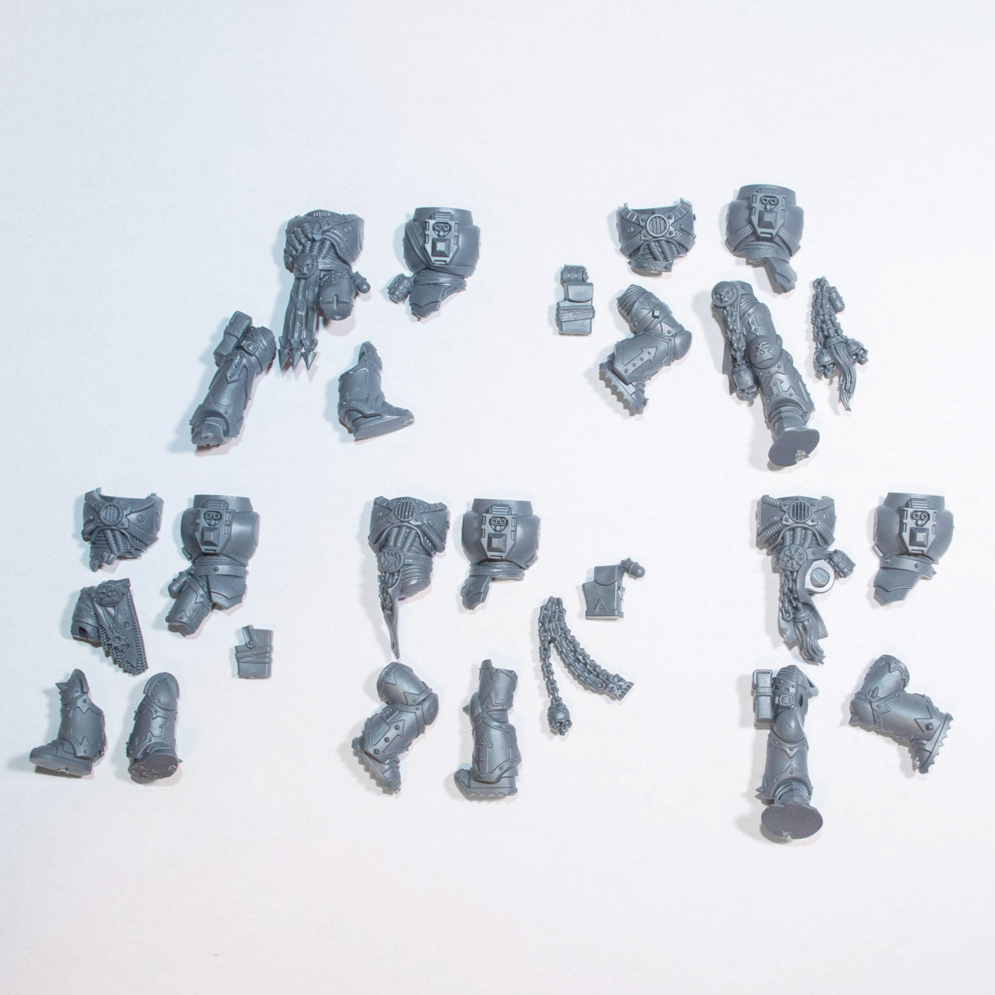 Chaos Space Marines Khorne Berzerkers Legs and Torso x 5 B - Space Marines - Authentic Sprue