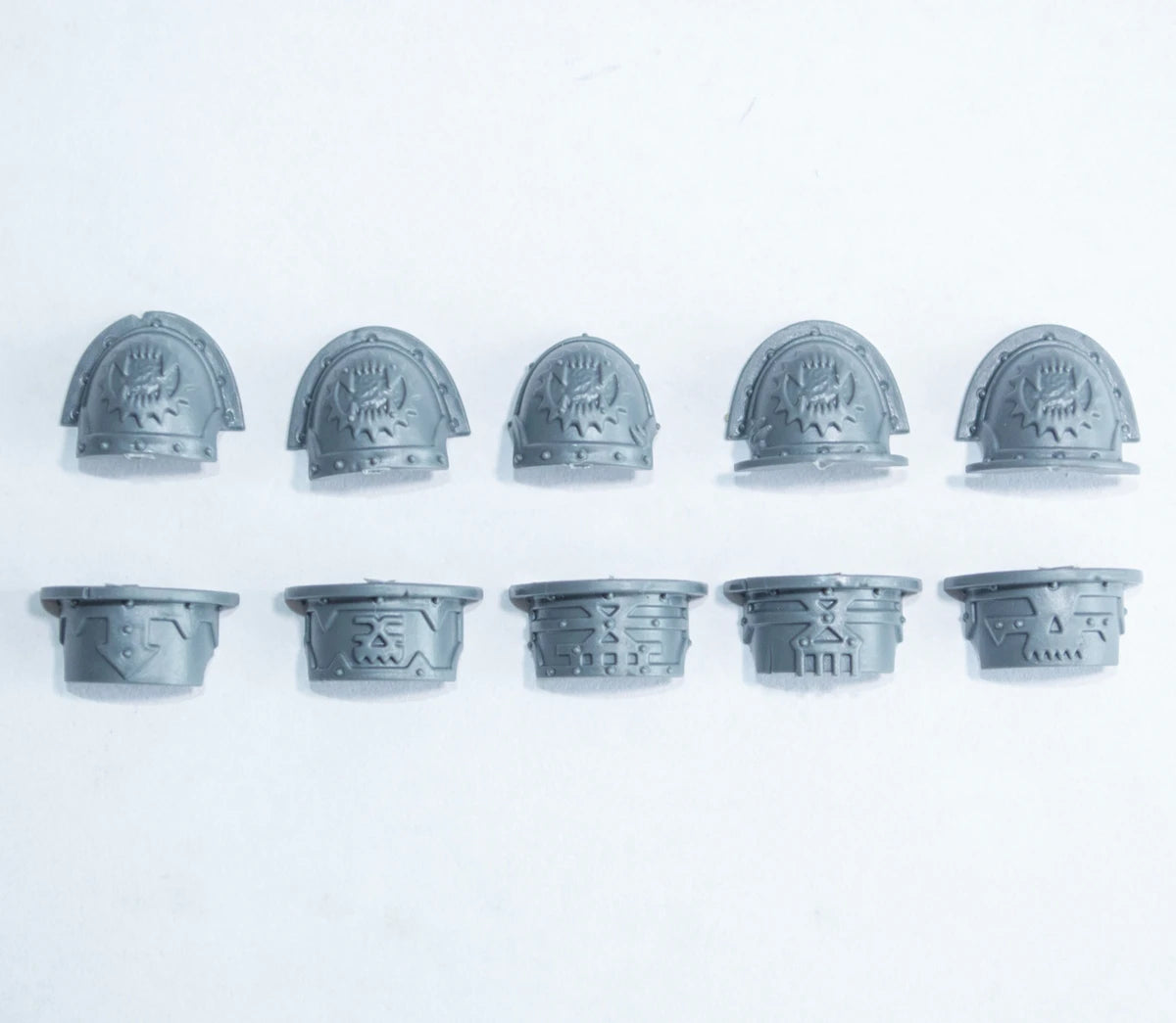 Warhammer 40K Chaos Space Marines Khorne Berzerkers Shoulder Pads x 10 B Bits