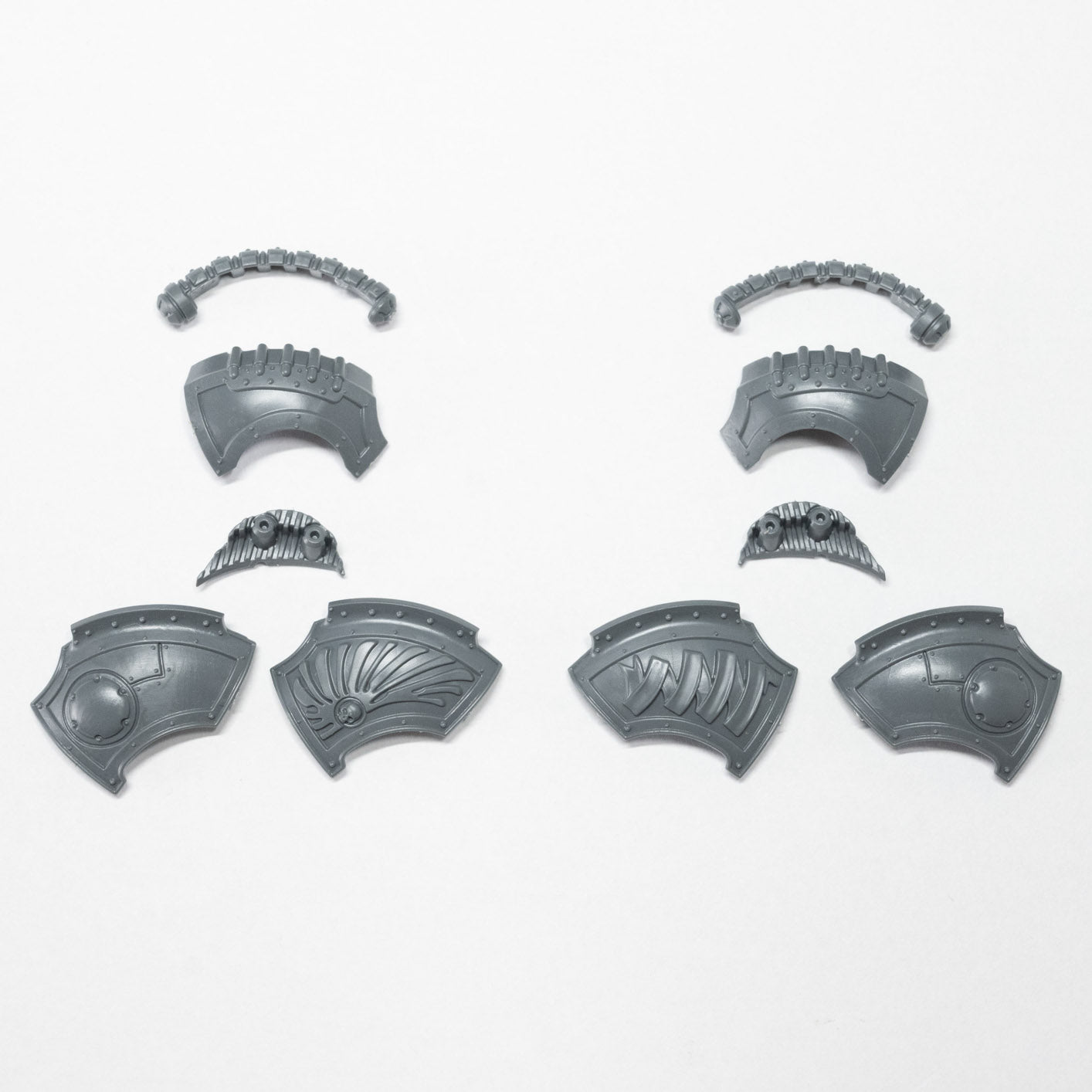 Horus Heresy Space Marines Saturnine Praetor Shoulder Pads - Warhammer - Authentic Sprue