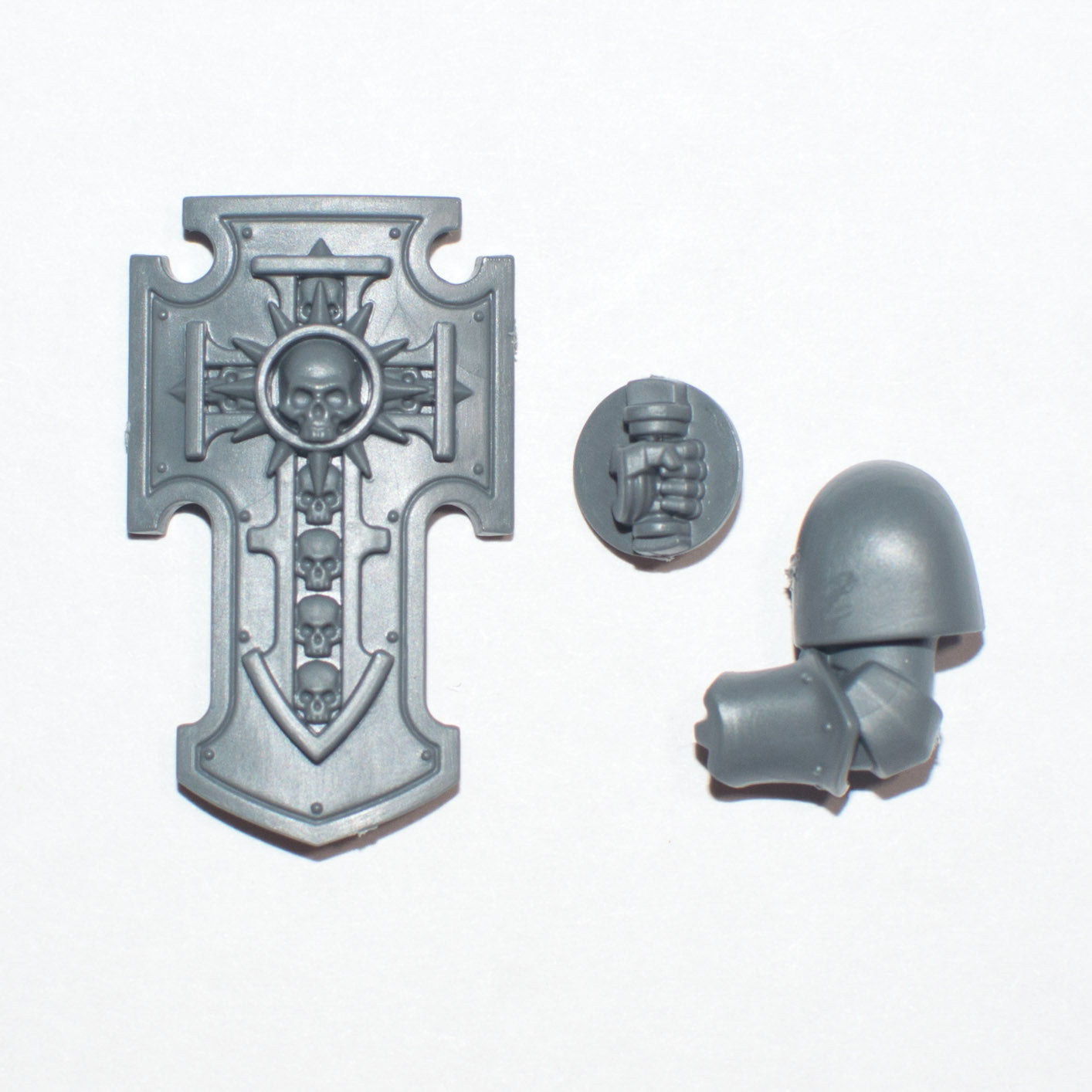 Space Marines Bladeguard Veterans Storm Shield B - Space Marines - Authentic Sprue
