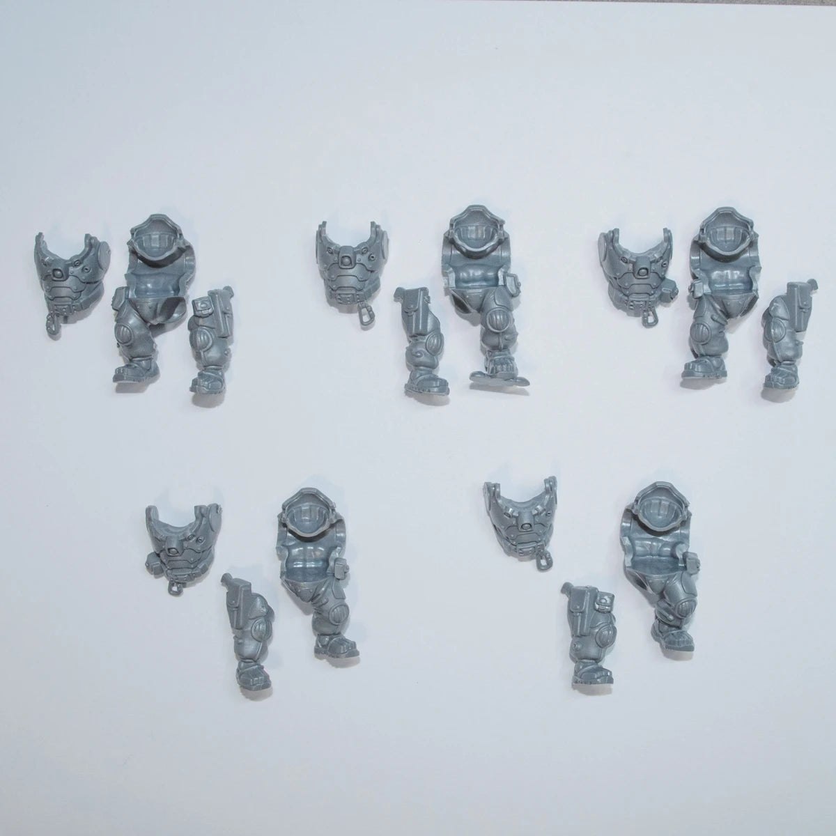 Warhammer 40K Leagues of Votann Hearthkyn Warriors Legs and Torso x 5 A Bits