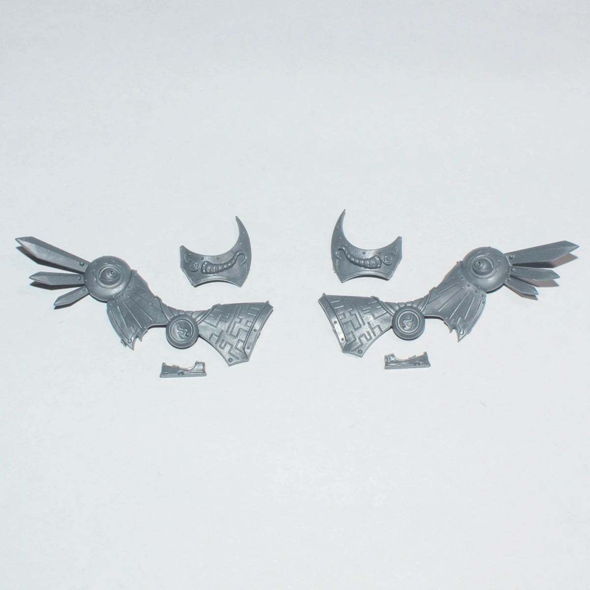 Warhammer 40K Thousand Sons Magnus The Red Wing Armour Bits Bitz