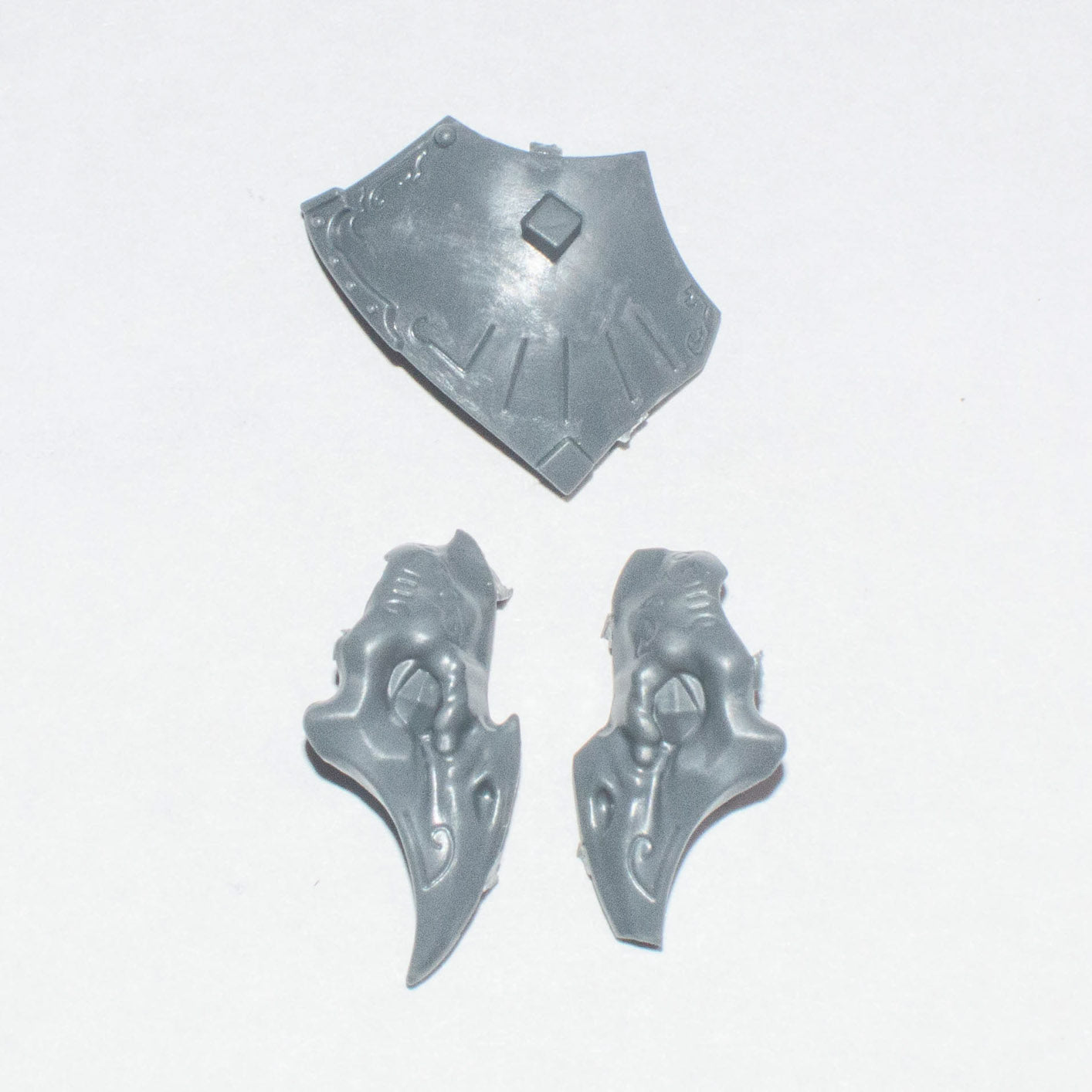 Thousand Sons Magnus The Red Shoulder Pad - Warhammer - Authentic Sprue