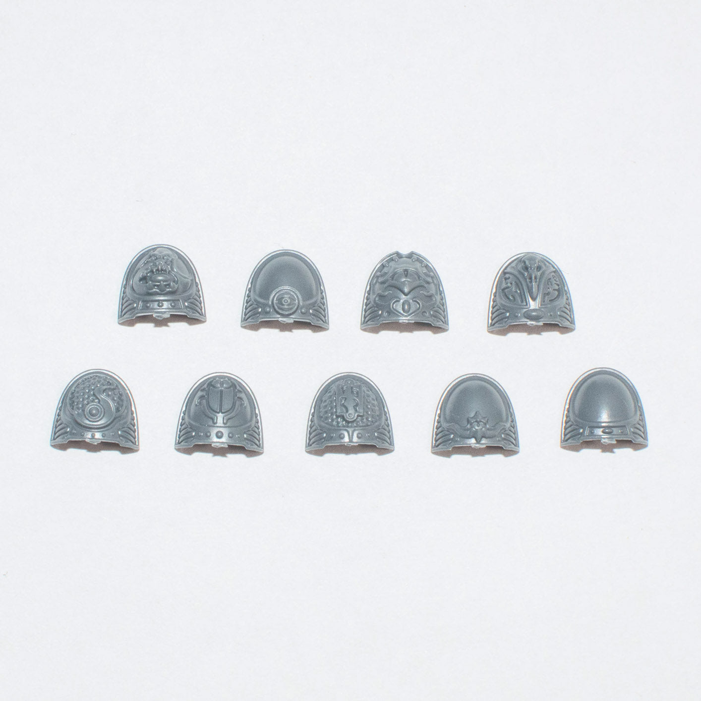 Thousand Sons Exalted Sorcerers Shoulder Pads x 9 - Warhammer - Authentic Sprue