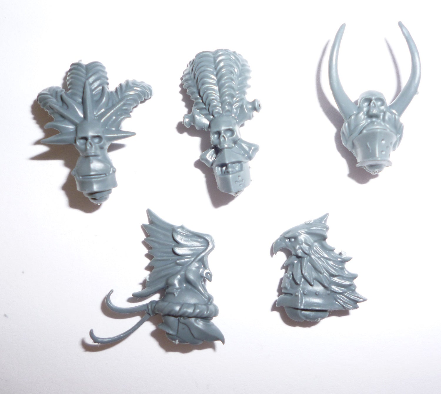 Empire of Man Demigryph Knights Heads x 5 - Warhammer - Kitbash Bit