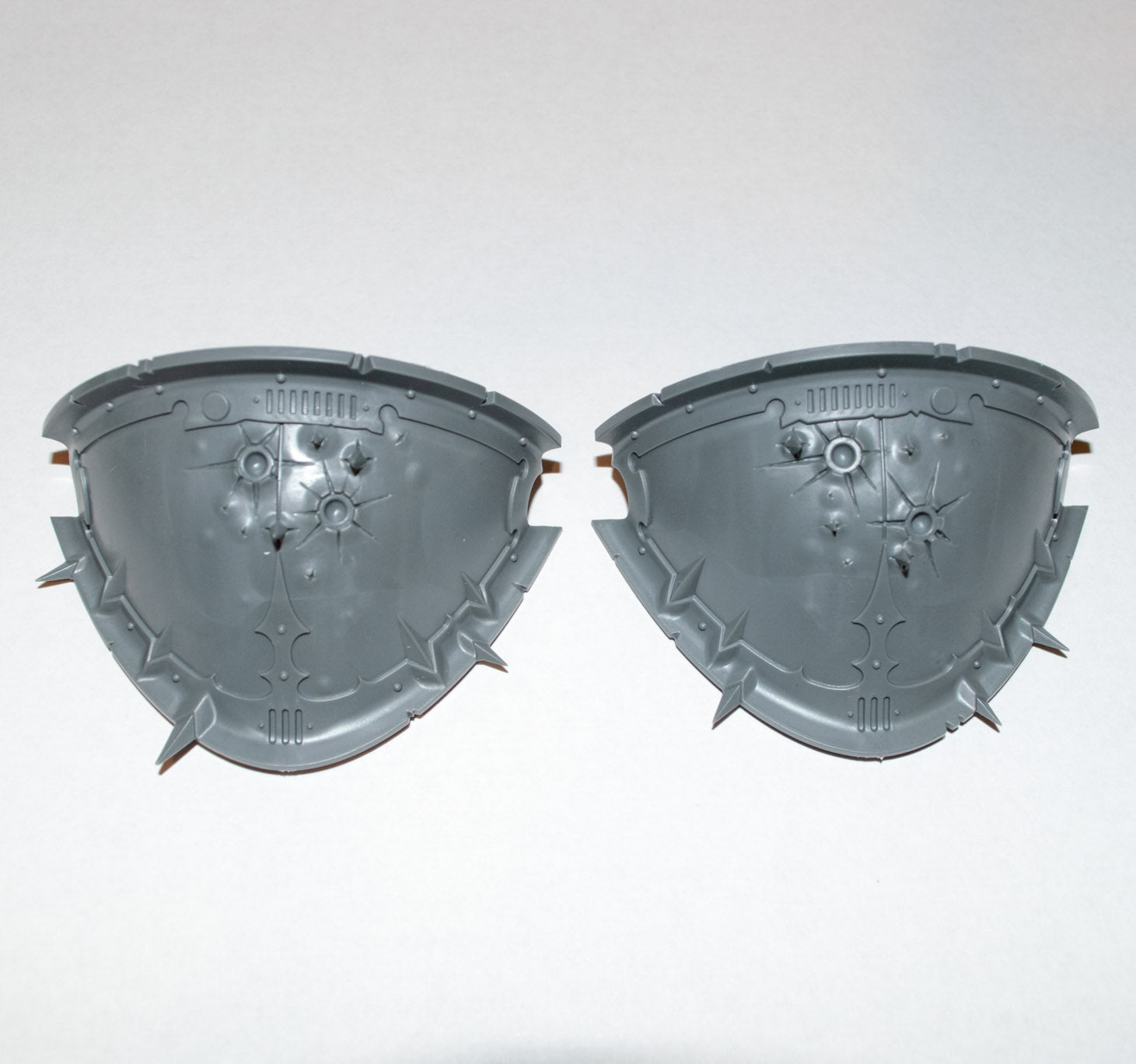 Chaos Knights Knight Ruinator Shoulder Pads - Warhammer - Kitbash Bit