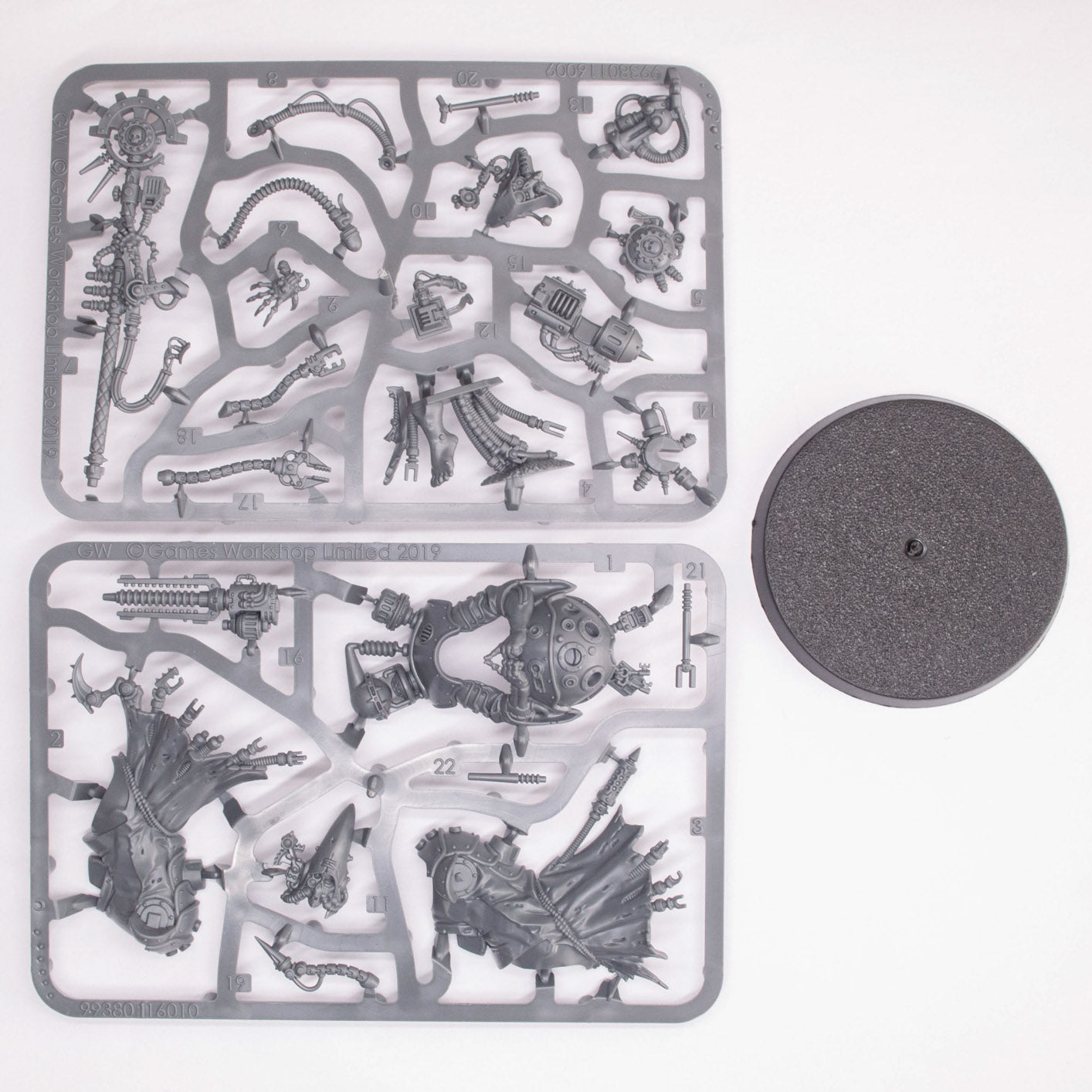 Adeptus Mechanicus Tech Priest Manipulus - Warhammer - Kitbash Bit